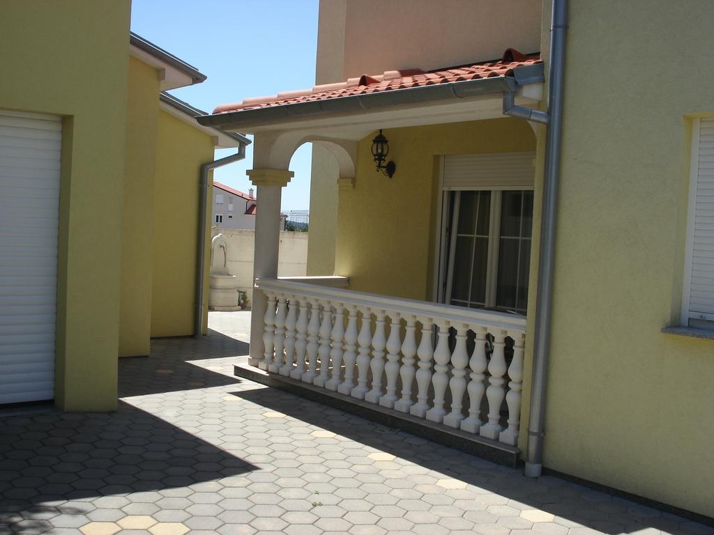 Apartment Komljenovic PUY Exterior foto